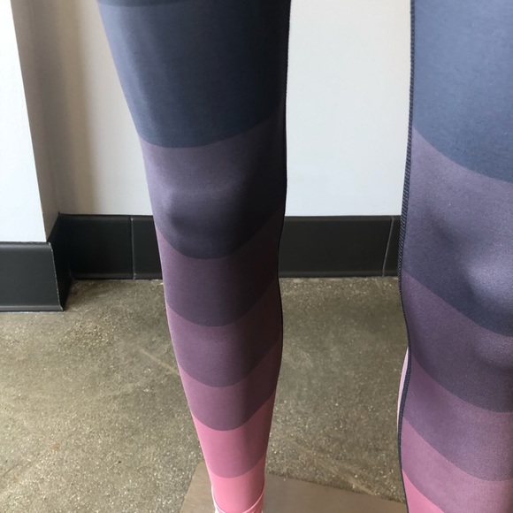 Beyond yoga legging - Picture 2 of 2